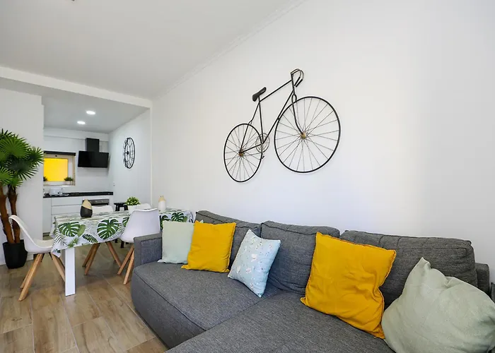 B11 - Beach Way Apartment